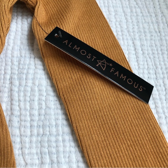 Junior's Almost Famous Funnel Neck Keyhole Midi Dress Size Medium - Picture 10 of 12